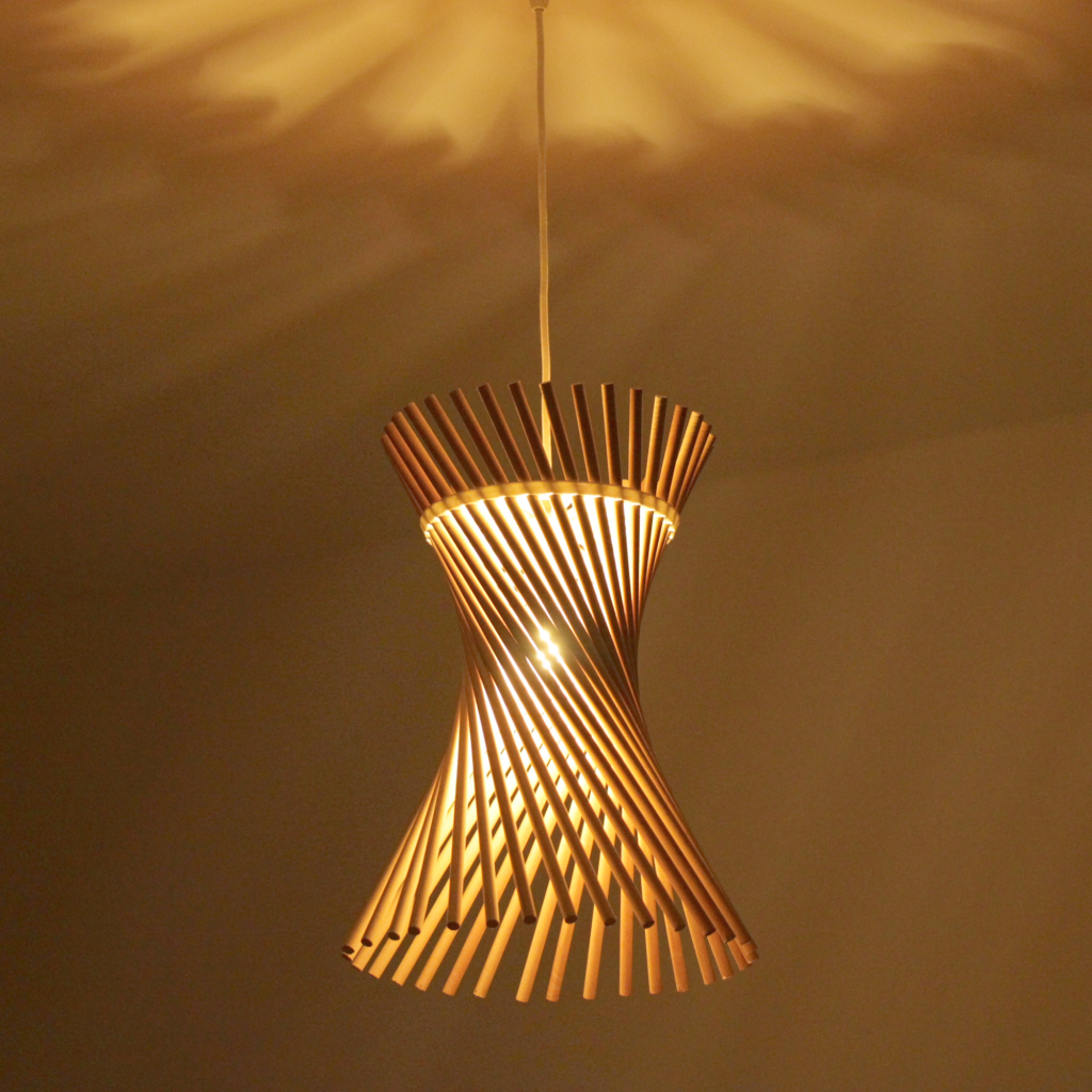 Lampa drewniana – TORNADO